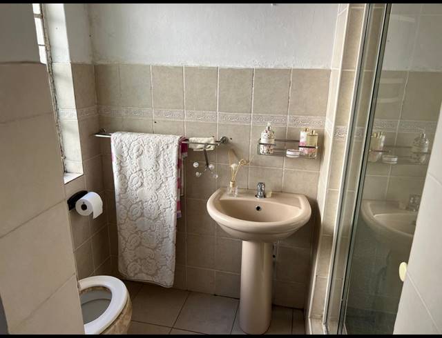 0.5 BEDROOM SEMI DETACHED TO LET IN CHILTERN HILLS
